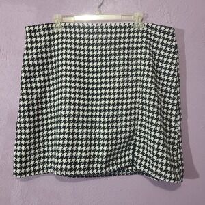 Old Navy Black White Houndstooth Mini Skirt Fitted Flounce‎ Detail Size Women XL